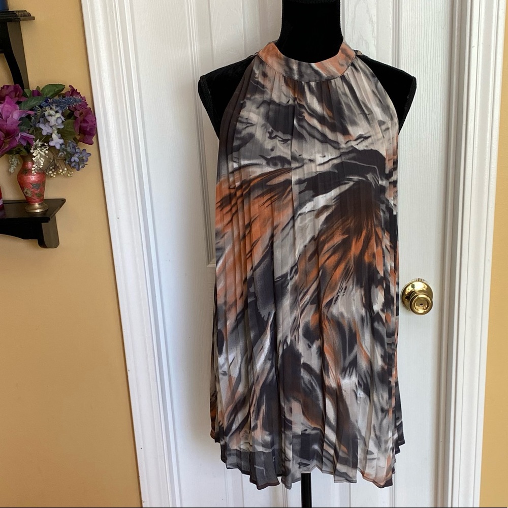 Light and flowy abstract print shift dress